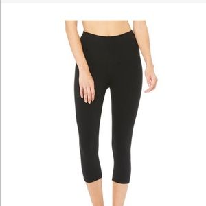 Alo High Waist Airbrush Capri leggings